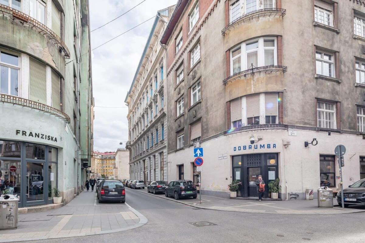 Super Central New Studio Budapest Exterior photo
