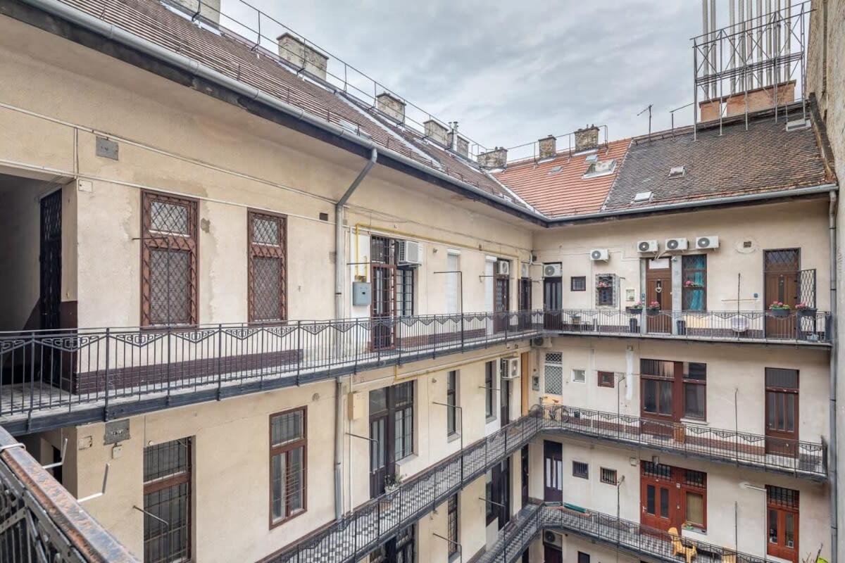 Super Central New Studio Budapest Exterior photo
